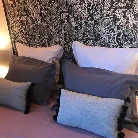 Couette-café D'hotes La Manola