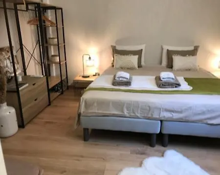 Couette-café D'hotes La Manola Rognes